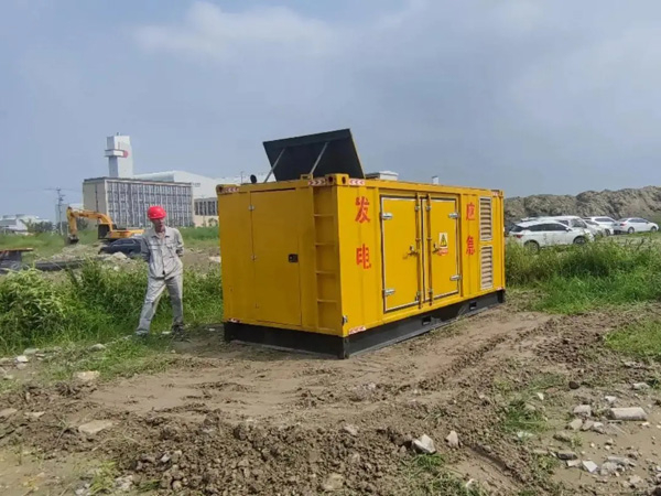 鹤山200KW柴油发电机机组每小时的油耗量受哪些因素影响？